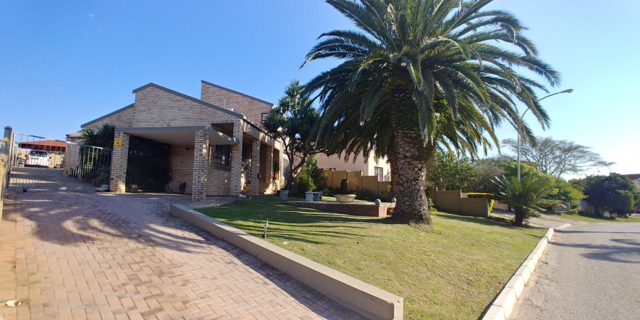 4 Bedroom Property for Sale in Wavecrest Eastern Cape
